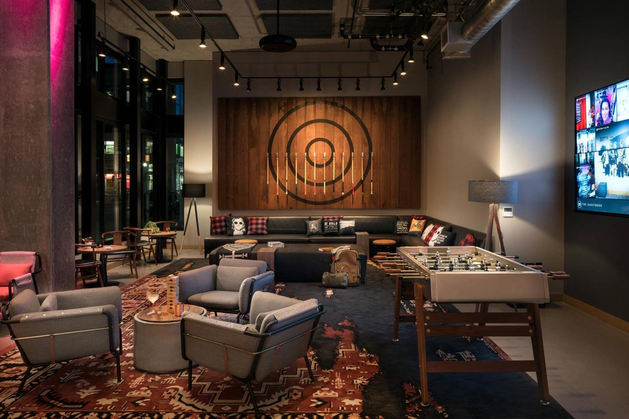 Moxy Seattle Downtown Hotel Exterior photo